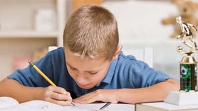 كيفية تنظيم أوقات الدراسة للأطفال والتفوق × 7 خطوات 