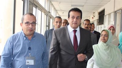 وزير التعليم العالى يقوم بزيارة مفاجئة للمعهد القومى للأورام بالتجمع الأول