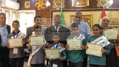 بتنظيم 3 وزارات.. مديرتعليم الإسماعيلية بكرم مدرسة الشهيد محمد السماك الأولى جمهوري في مسابقة المياه 