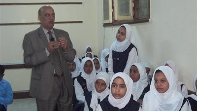 وكيل تعليم الأقصر يتفقد عدد من مدارس الأقصر