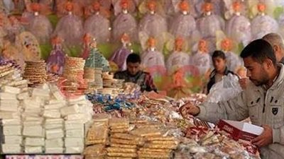 ضبط مدير مصنع حلويات بدون ترخيص وسلع مجهولة المصدر بطهطا