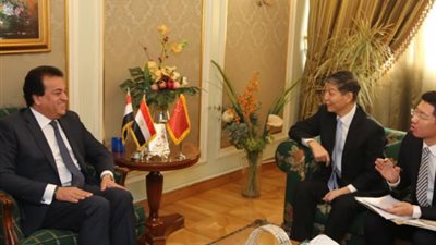 وزير التعليم العالي يستقبل سفير الصين بالقاهرة 