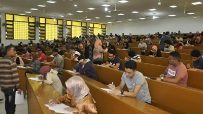 جامعة قناة السويس تبدأ الامتحانات الفصلية 