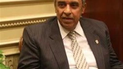 اهالى ميت الكرما يودعون فقيد العلم معلم اللغة العربية.. لفظ انفاسه الاخيرة فى الحصة الاولى بالفصل