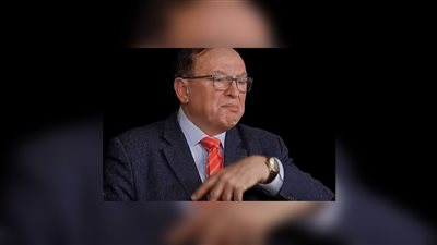   أستاذ جامعي يقتل طالبته ويقطع جثتها قبل دفنها