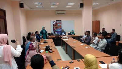 مياه سوهاج تدرب العاملين على كيفية التعامل مع الصم وضعاف السمع