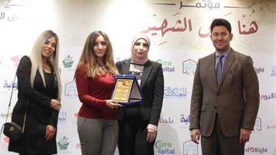 بعد دورها البارز ضد الارهاب ووقوفها بجوار أهالى الشهداء.. مؤسسة حلقة وصل تكرم الاعلامية الدكتورة رنا مصطفى