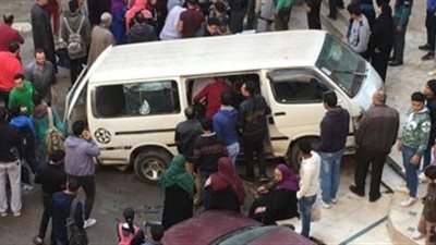 اصابة 3 طلاب فى حادث اصطدام ميكروباص بطريق جامعة سوهاج الجديدة