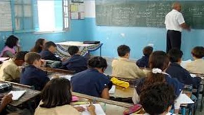 وفاة مدرس فلسفة اثناء تأدية عملة داخل الفصل