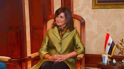 السفيرة نبيلة مكرم: المنحة تجسيد لما ننشده وللاستفادة من العقول والخبرات المصرية بالخارج