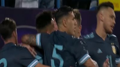 الارجنتين تفوز على البرازيل بهدف ميسى بكلاسيكو السعودية.. فيديو