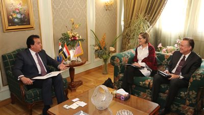 وزير التعليم العالي يستقبل مديرة مكتب الوكالة الأمريكية للتنمية الدولية في مصر