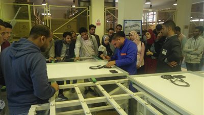  انطلاق الفوج الرابع من شباب جامعة السويس لزيارة الشركة العربية للطاقة المتجددة  