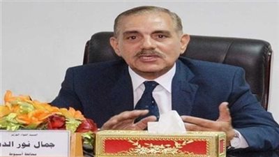 محافظ أسيوط يعقد اجتماعًا تنسيقيًا لتطوير التعليم الفني وتأهيل الطلاب لسوق العمل