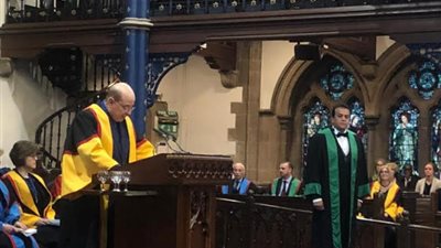 الكلية الملكية للأطباء والجراحين بجلاسجو تمنح وزير التعليم العالي الزمالة الفخرية.. صور