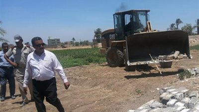 محافظ سوهاج: إزالة 384 حالة تعدي ضمن الموجة الـ 14 لإسترداد حق الشعب