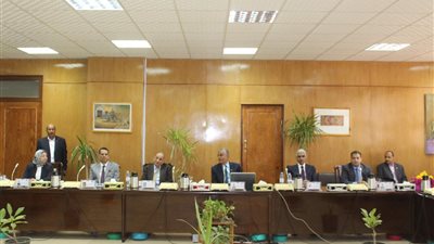 جامعة جنوب الوادى: منح دراسية لأسر الشهداء والضحايا والمفقودين والمصابين