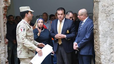  وزير التعليم العالي يتفقد أعمال التطوير بمستشفى الاستقبال والطوارئ بقصر العيني