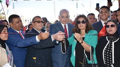 إفتتاح المعرض السنوى الثانى للكتاب بجامعة مدينة السادات   