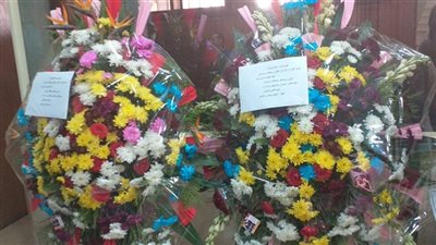 محافظ سوهاج يرسل بوكيهات الورد الواردة لمكتبه للمرضى في المستشفيات