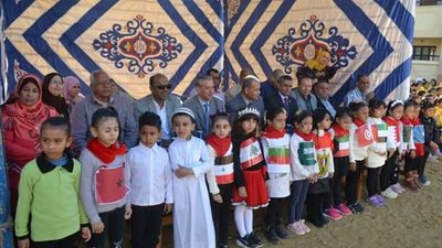 مرتضى يشهد الطابور المدرسى بأبو بكر الصديق الإبتدائية ويشارك تشكيل المكتب التنفيذى للمدرسة بالوادي الجديد