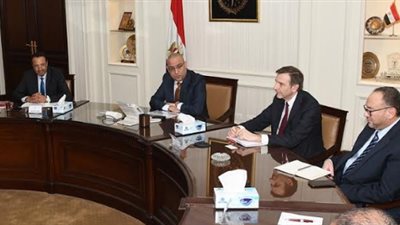 وزير الإسكان يلتقى شركاء التنمية الأوروبيين لمناقشة رؤية واستراتيجية قطاع مرافق مياه الشرب والصرف الصحى بالوزارة
