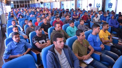 تمريض  سوهاج تنظم ندوة لتوعية طلابها بكيفيه مكافحة الايدذ