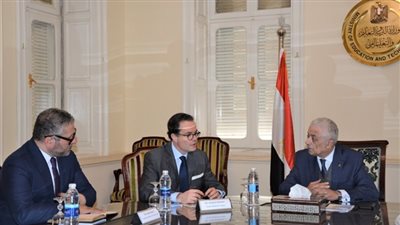 وزير التربية والتعليم يلتقى سفير فرنسا بالقاهرة لبحث أوجه التعاون المشترك في مجال التعليم