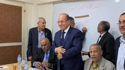 بدوى علام: كل طالب لا يقوم بدفع المصروفات بالمدارس التجربية يتم نقله إلى المدارس الحكومية