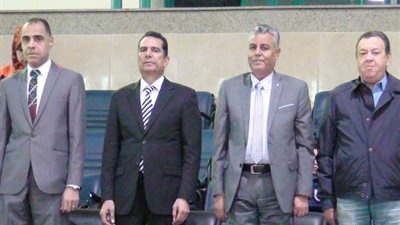 رئيس جامعة جنوب الوادي يشهد نهائي دوري ابطال وبطلات التغيير لكرة القدم