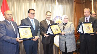 وزير التعليم العالي يعلن نتائج مسابقة أفضل جامعة في مجالات: التحول الرقمي.. الاستعداد للعام الدراسي.. تطوير العشوائيات.. الأنشطة الطلابية
