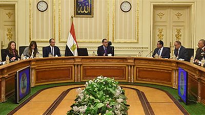مجلس الوزراء يتابع تفاصيل نقل نحو 52 الف موظف
