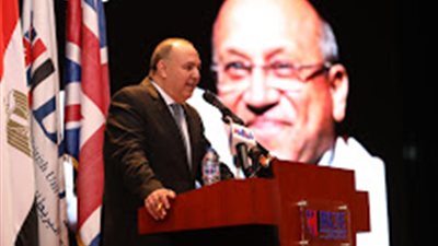 الجامعة البريطانية تنظم حفل لتأبين للمخرج الراحل دكتور سمير سيف.. وتطلق إسمه على دفعة إعلام وإستوديو السينما الرئيسي بالكلية