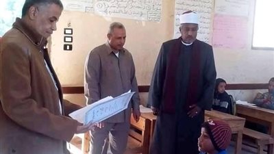 المسؤلون بالمنطقة الأزهرية يتفقدون لجان امتحانات النقل