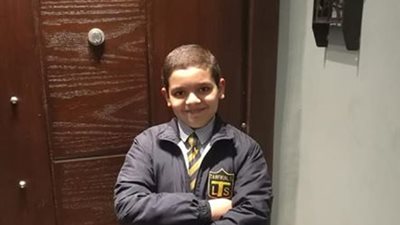 مدرسة تجبر طالب على خلع جاكيت مخالف.. وتتسب فى ارتفاع حرارتة لـ40 درجة