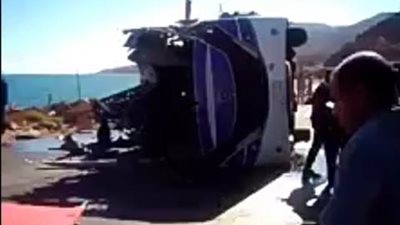 مصرع 6 وإصابة 24 في تصادم اتوبيسين سياحيين وسيارة نقل بطريق السخنة الزعفرانة