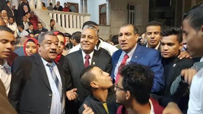 رئيس جامعة جنوب الوادى يهنئ الأخوة الأقباط بعيد الميلاد المجيد   