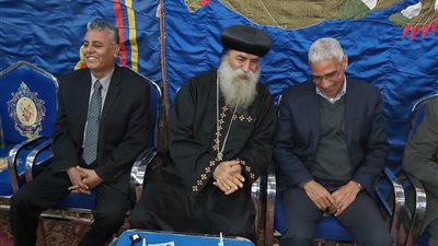 رئيس جامعة جنوب الوادى يهنئ الأخوة الأقباط بنقادة وقوص ونجع حمادى بعيد الميلاد المجيد