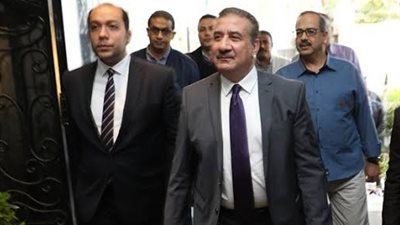 التعليم تحذر من اصطحاب المحمول بلجان الامتحانات.. مستند