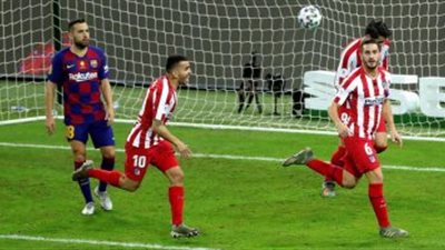 أتلتيكو مدريد يفوز على برشلونة 3-2 ويصل لنهائى السوبر.. فيديو
