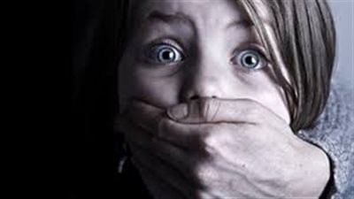 عزل استاذ جامعى لاغتصابة احدى طالباتة