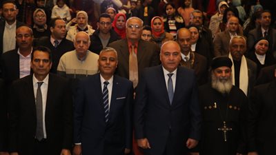 محافظ قنا ورئيس جامعة جنوب الوادى يشهدان احتفال قصر ثقافة قنا بعيد الميلاد المجيد