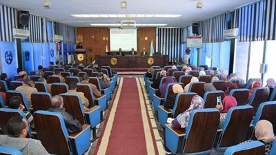 جامعة سوهاج تناقش استعدادات الطب البشري لتجديد اعتمادها
