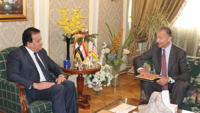 بالصور.. وزير التعليم العالي يلتقي بالسفير الأمريكي لبحث أوجه التعاون بين البلدين