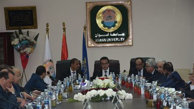     وزير التعليم العالى يرأس اجتماع المجلس الأعلى للجامعات بجامعة أسوان