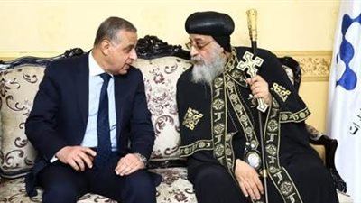 بالزغاريد والأجراس.. مطرانية سوهاج تستقبل البابا تواضروس الثاني