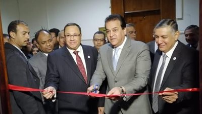 وزير التعليم العالي يفتتح مركز التميز للتغيرات المناخية بالقومي للبحوث 