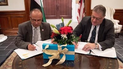 توقيع اتّفاقية تعاون بين الجامعة الأمريكيّة في رأس الخيمة وجامعة كوستال كارولاينا