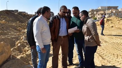 رئيس الجهاز: جارٍ تنفيذ عدد من مشروعات الطرق والمرافق بتكلٌفة 123 مليون جنيه بمركز الخدمات 2 بمدينة الشروق