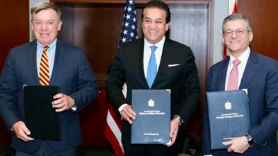 وزير التعليم العالي يوقع مذكرة تفاهم مع جامعة ولاية أريزونا ومؤسسة سنتانا لإنشاء فرع بجامعة الجلالة